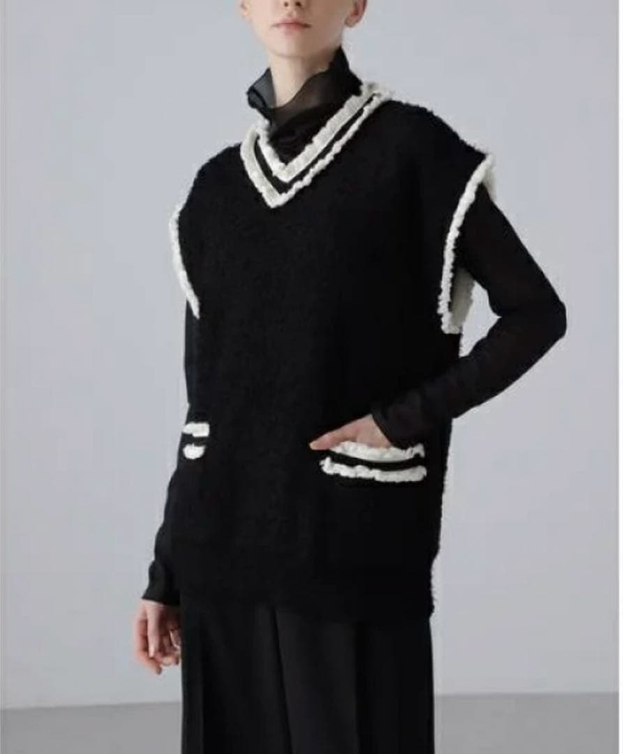 ADORE アドーア　ツィーディーニットベスト　黒　美品　38