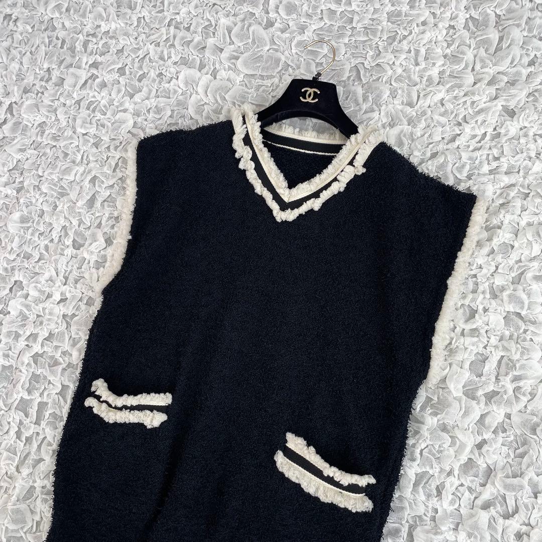 ADORE アドーア　ツィーディーニットベスト　黒　美品　38