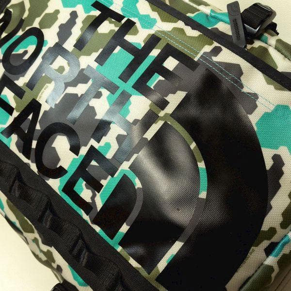 ノースフェイス ヒューズボックス ジェイデングリーン 30L リュック カモフラ