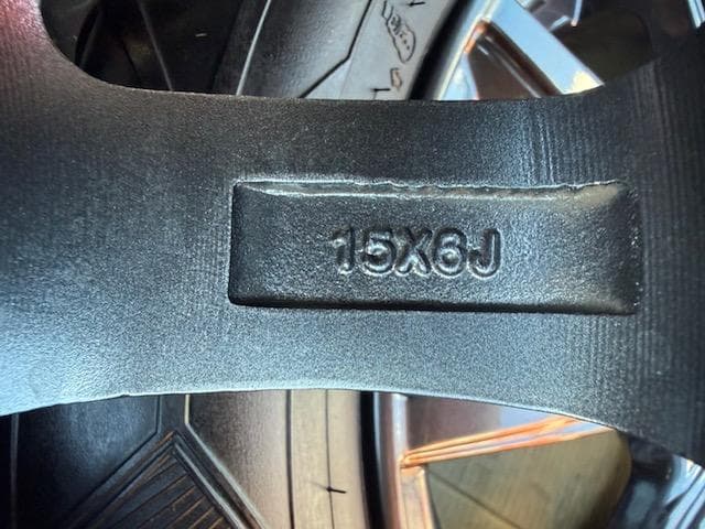 セレナ ノア ヴォクシー スタッドレスタイヤセット 195/65R15 バリ山！