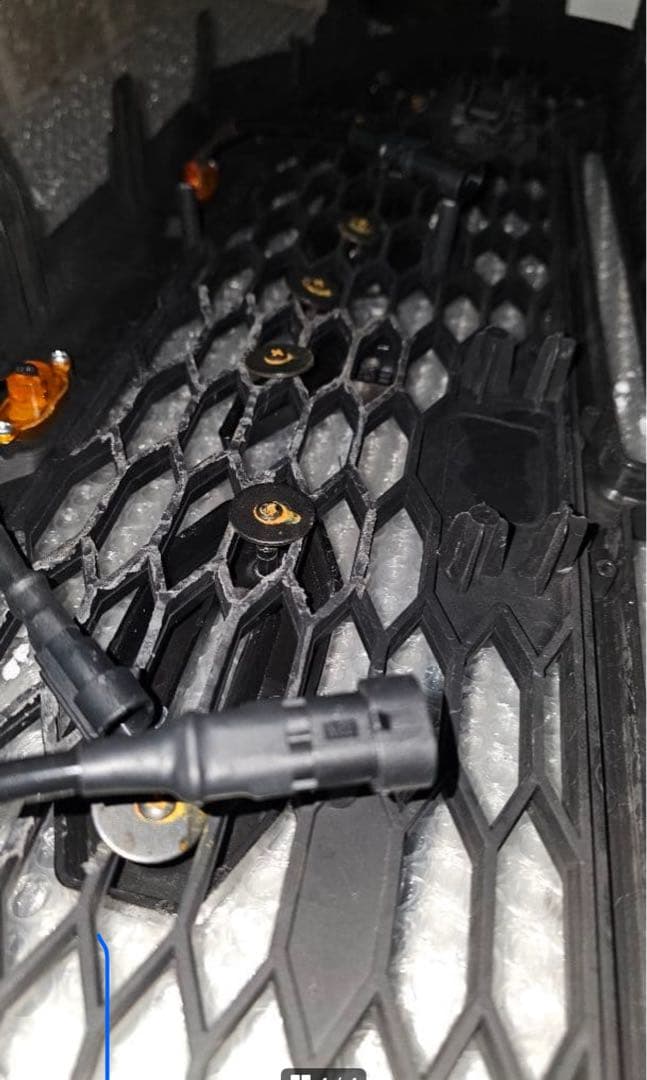 RAV4 50系 ラプターグリル　LED/ミリ波レーダ-ブラケット