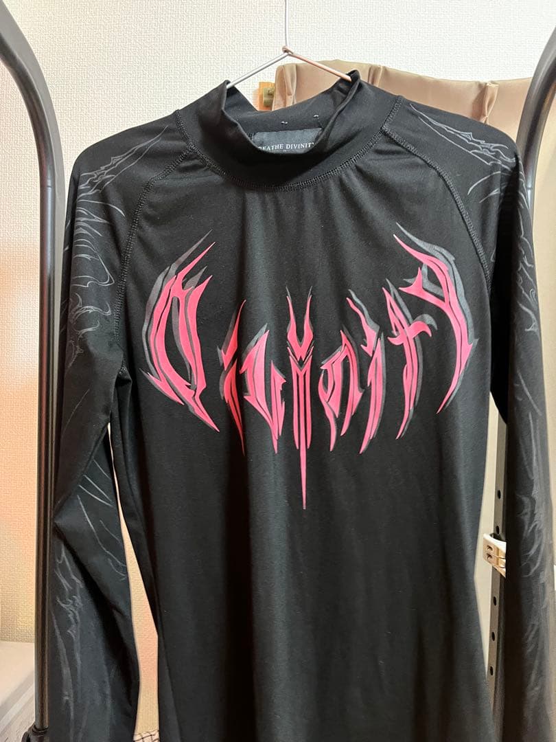 トップス breathedivinity