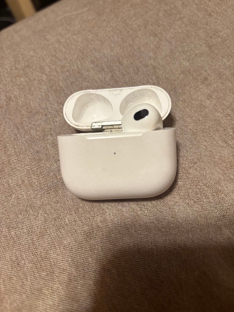 AirPods 片方