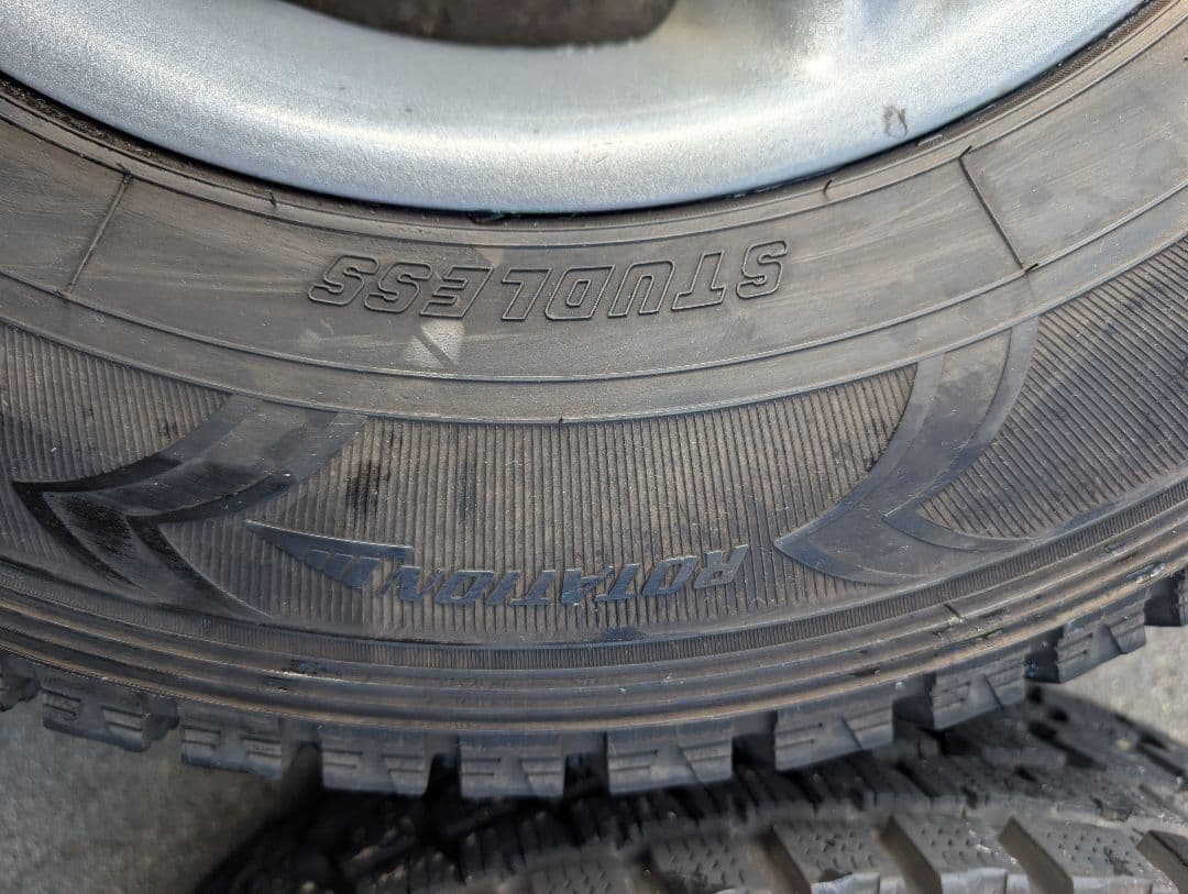 Jeep cherokee XJ 15インチ 純正ホイール スタッドレスタイヤ