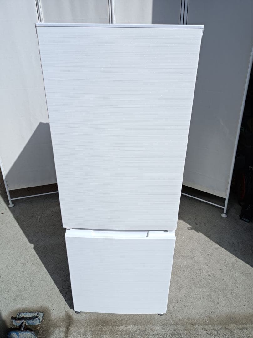 八5123【送料込み】シャープ　2022年製　冷蔵庫　179L
