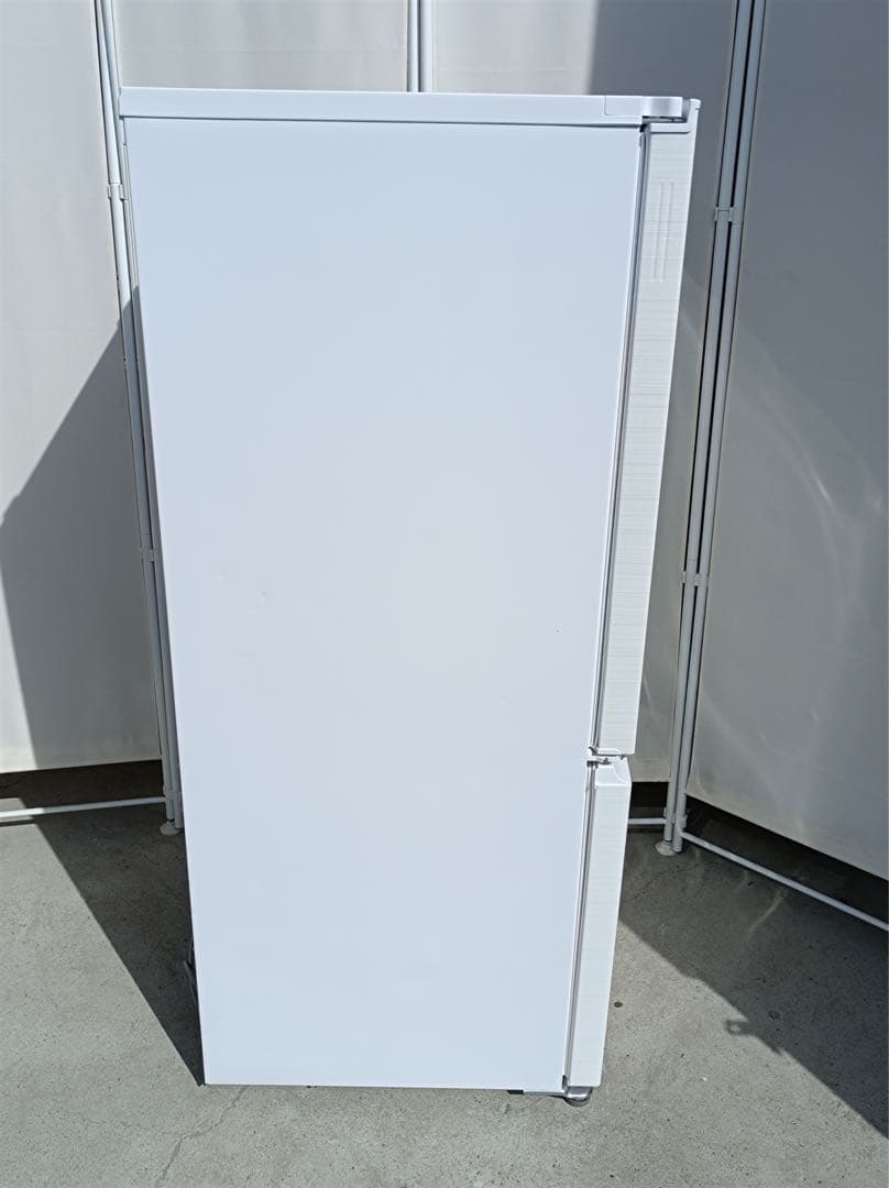 八5123【送料込み】シャープ　2022年製　冷蔵庫　179L