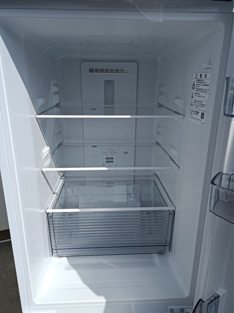 八5123【送料込み】シャープ　2022年製　冷蔵庫　179L