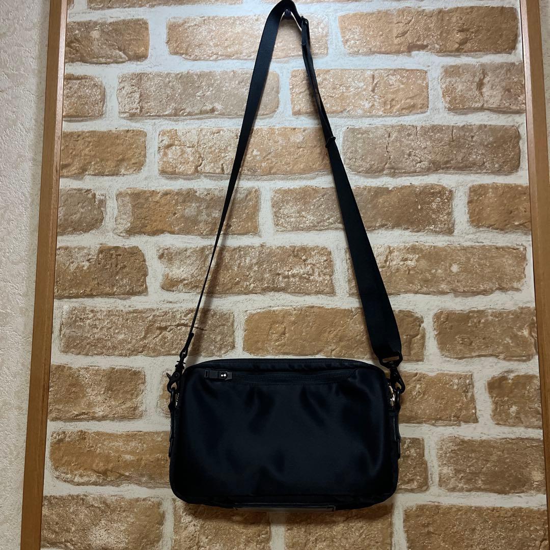 ポーター リフト PORTER LIFT ショルダーバッグ　ブラック