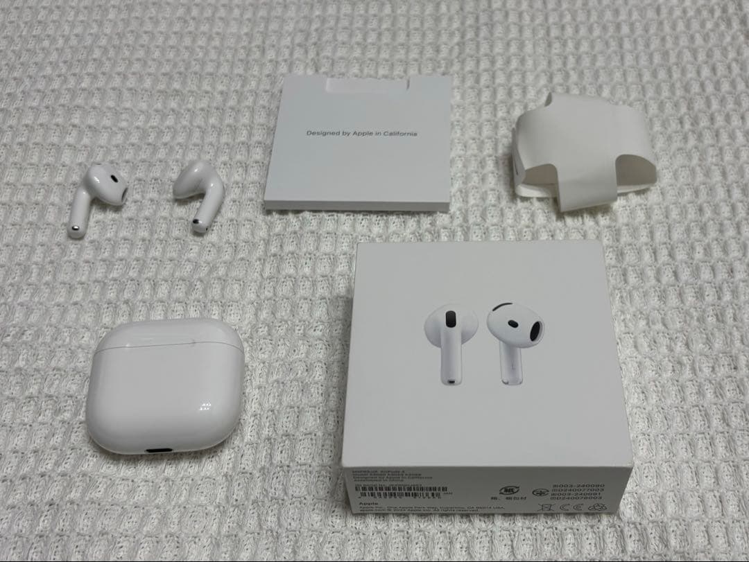 【美品】Apple AirPods 4 ワイヤレスヘッドフォン