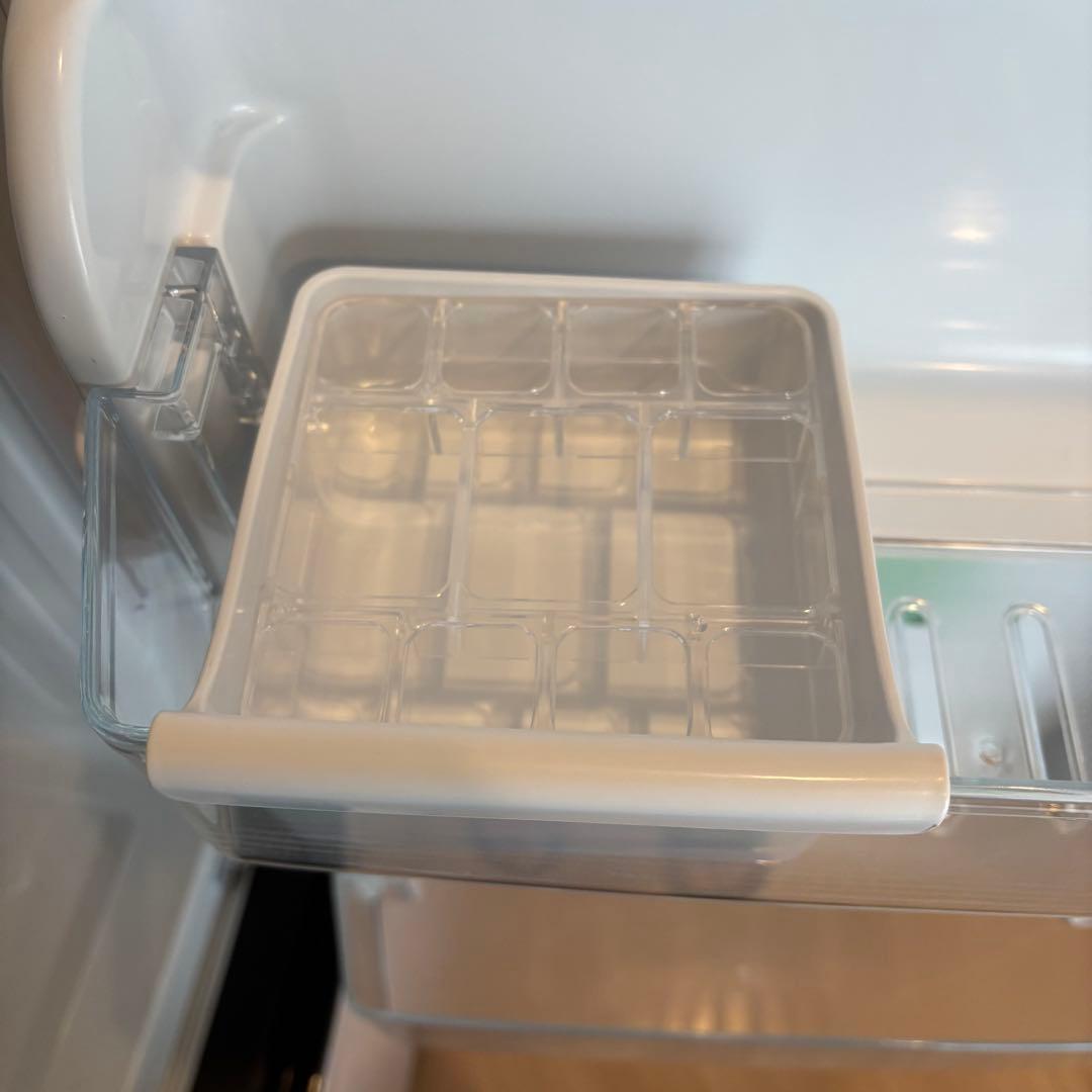 【良品】Hisense 冷蔵庫 HR-D1303 一人暮らし　送料込み