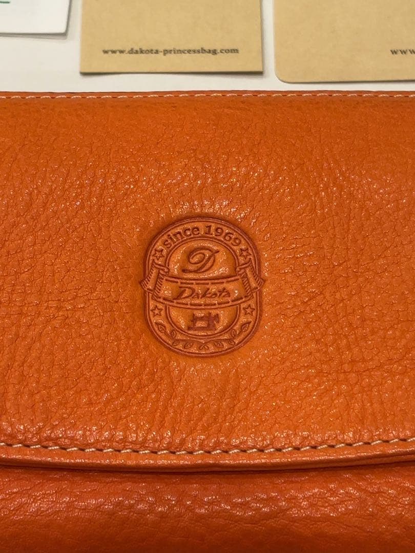 新品　ダコタ　イデーア　被せ　長財布　オレンジ　本革