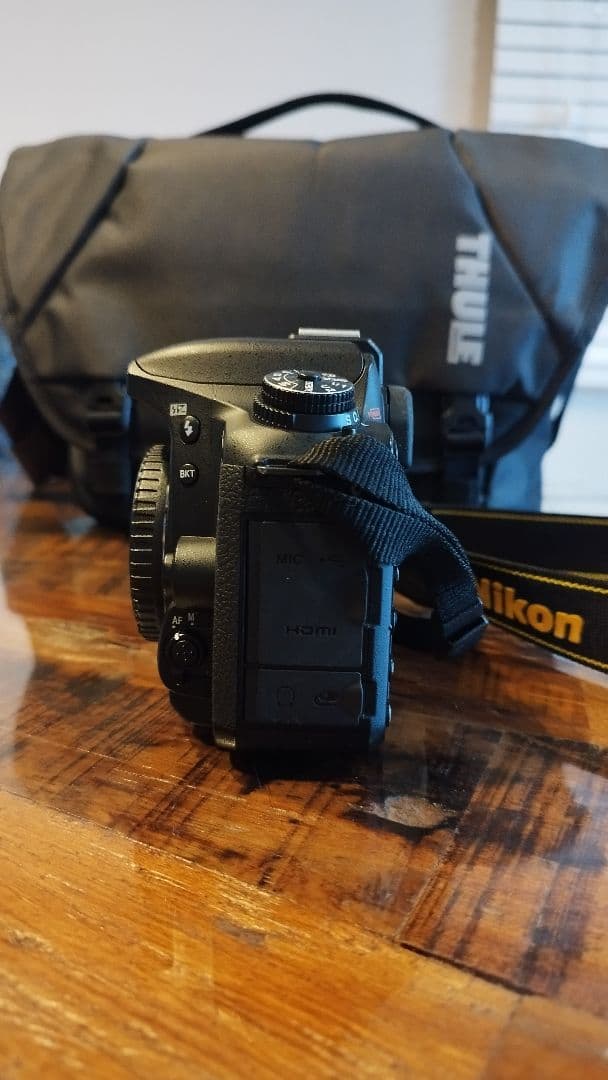 ボ*ん様 Nikon D7500 デジタル一眼レフカメラ収納バッグ、バッテリー取