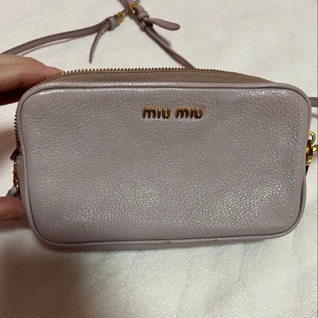 MIU MIU ミュウミュウ　 ピンク ショルダーバッグ　ポシェット