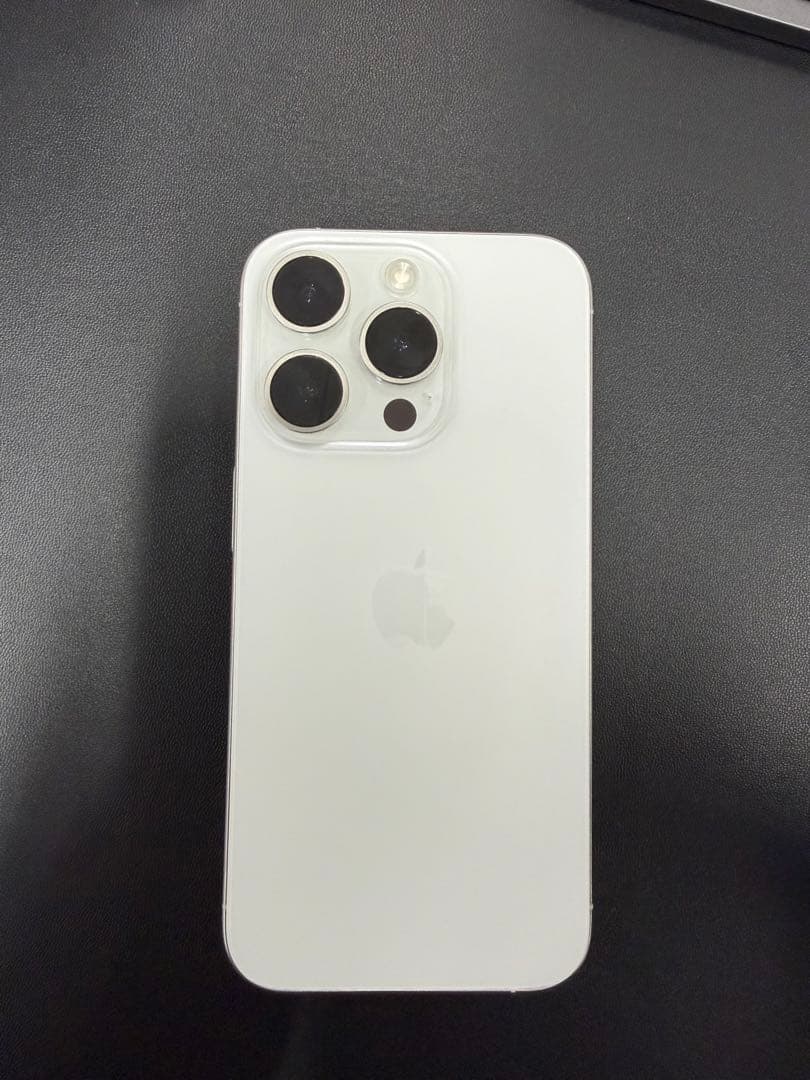 Apple iPhone 15 Pro ホワイト 本体