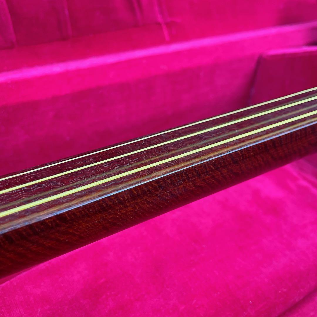 三味線 細棹 金細 K18 二本溝 虎トチ紅木 子持ち綾杉胴 天然素材糸巻き