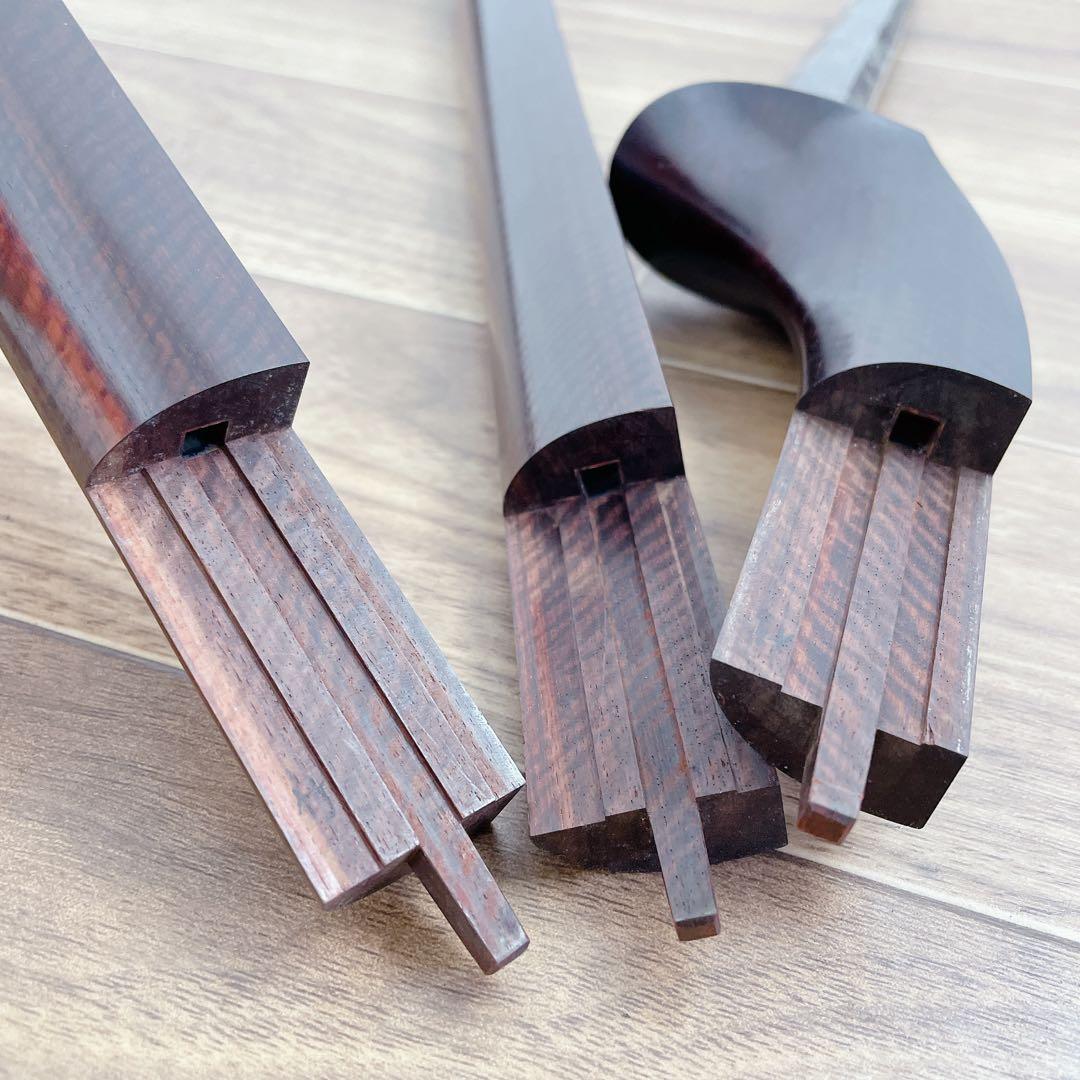 三味線 細棹 金細 K18 二本溝 虎トチ紅木 子持ち綾杉胴 天然素材糸巻き