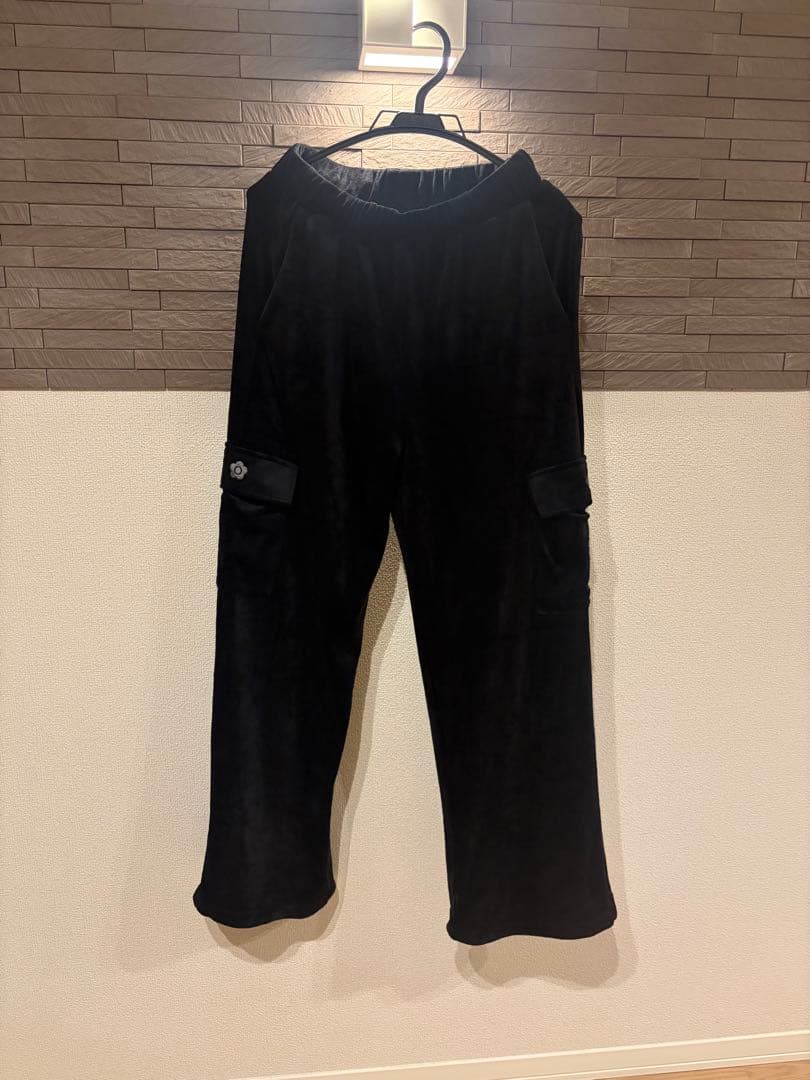 マリークワント　新作全国完売カラー　定価以下ベロアカーゴブラックパンツ　匿名配送