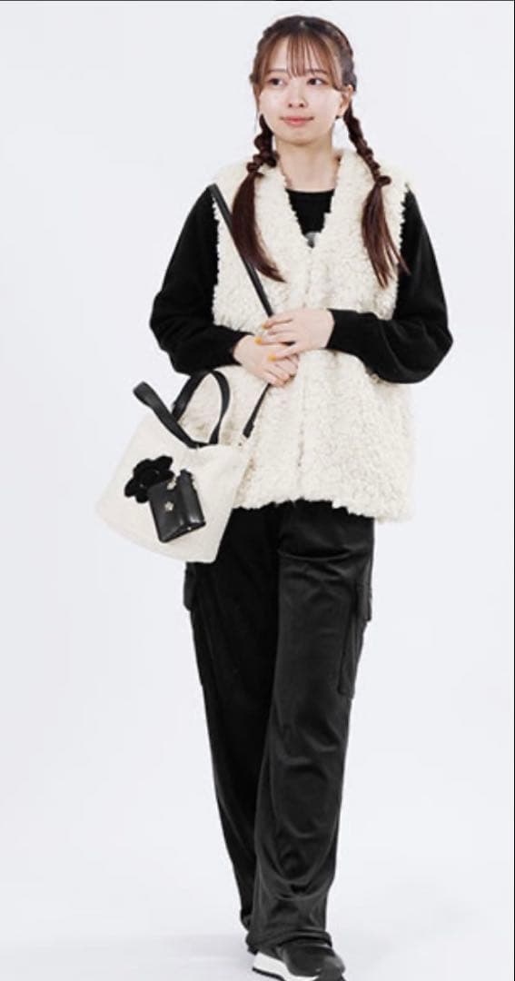 マリークワント　新作全国完売カラー　定価以下ベロアカーゴブラックパンツ　匿名配送