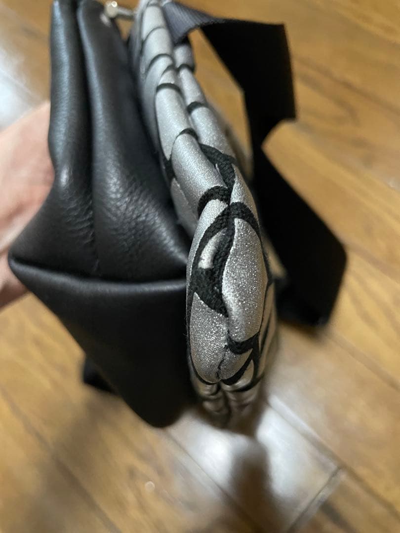 chi.wata ボディバッグ　黒&シルバー