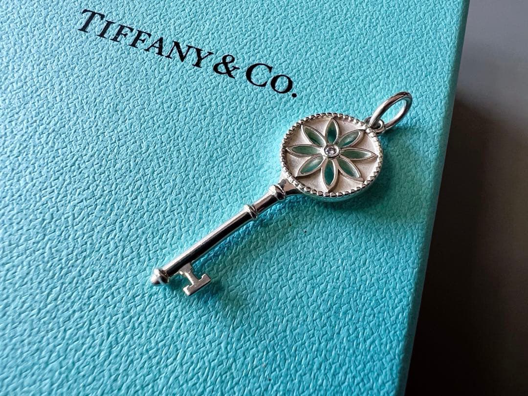 ティファニー　デイジー　ネックレストップ