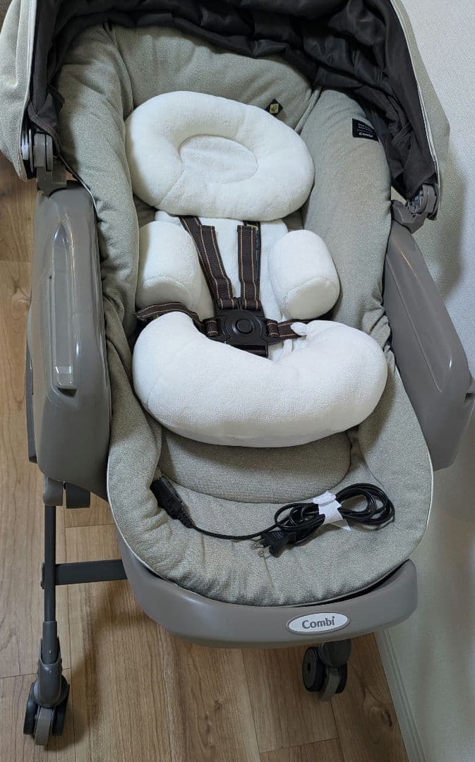 Combiネムリラ AUTO SWING BEDi EG　電動　オート