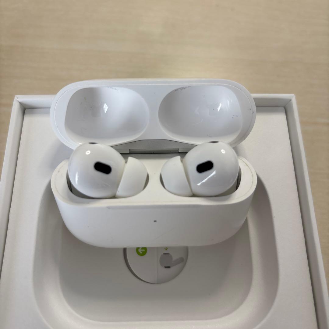 AirPods Pro 第二世代　ライトニングタイプ