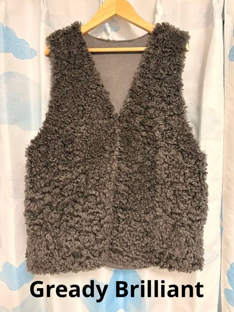 Gready Brilliant グレー Vネックベスト