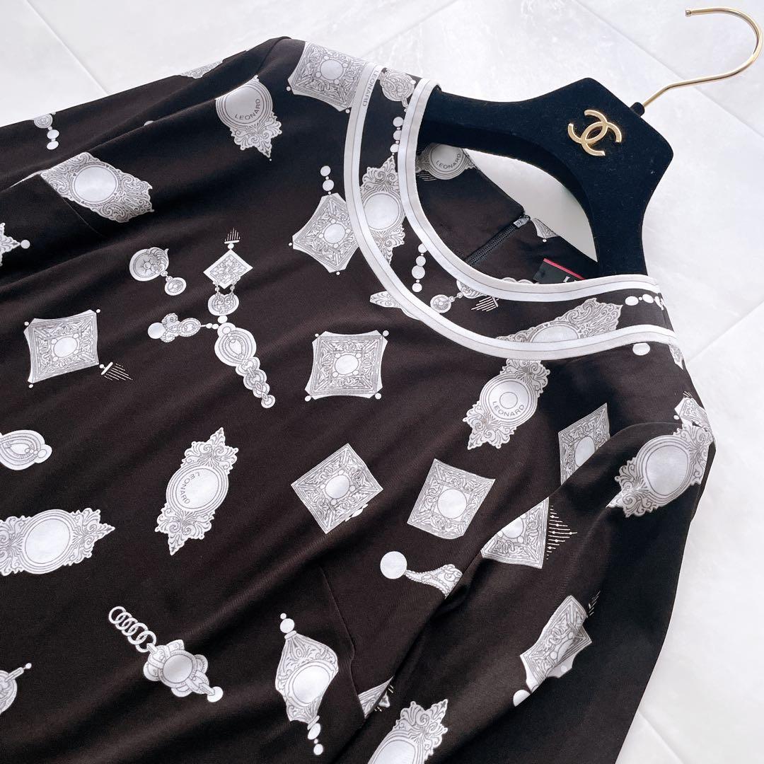 美品✨近年 レオナール モノトーンチュニック カンカン トリム 宝石柄 38