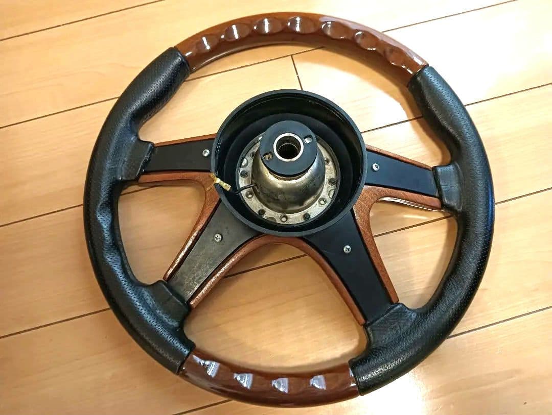 NARDI TORINO ナルディステアリングホイール廃盤　インスパイア