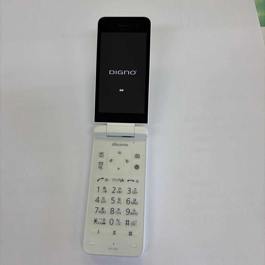 docomo DIGNO KY-42Cホワイト 折りたたみ式