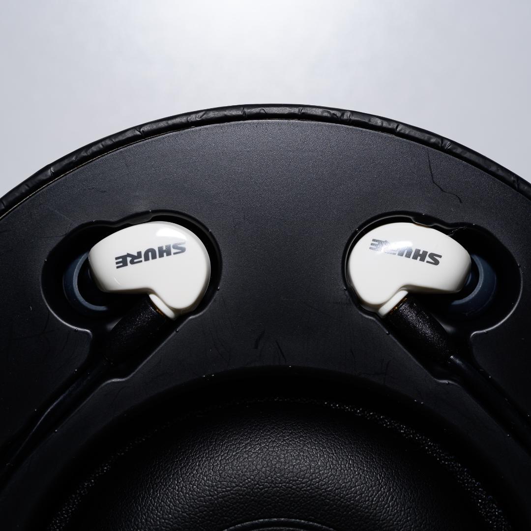 【美品】SHURE AONIC 215 SE215 ホワイト