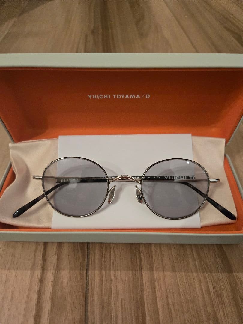 小物 YUICHI TOYAMA. Tomoe SG