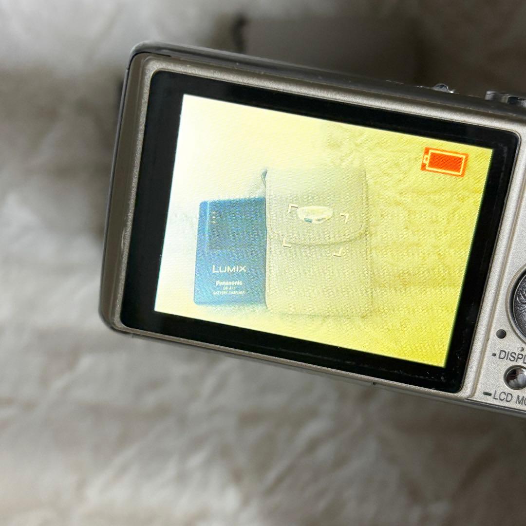 Panasonic LUMIX DMC-FX07 ゴールド