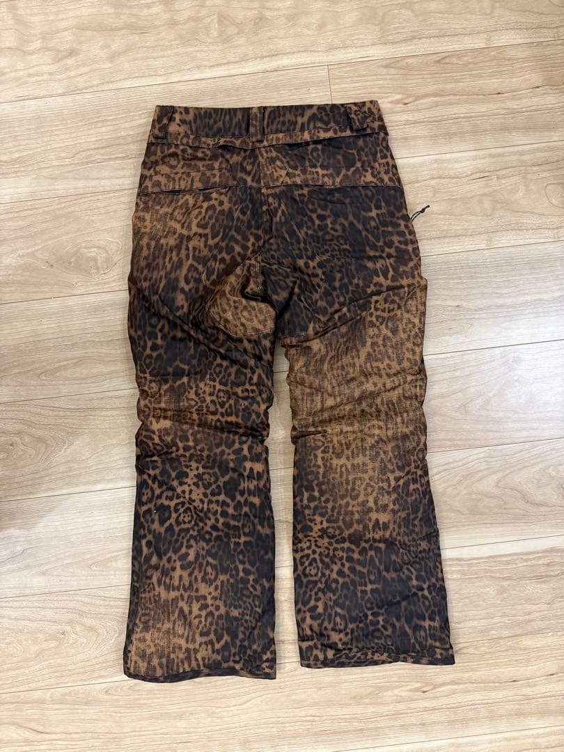 キッズスノーボードウェア　VOLCOM ヒョウ柄　Mサイズ
