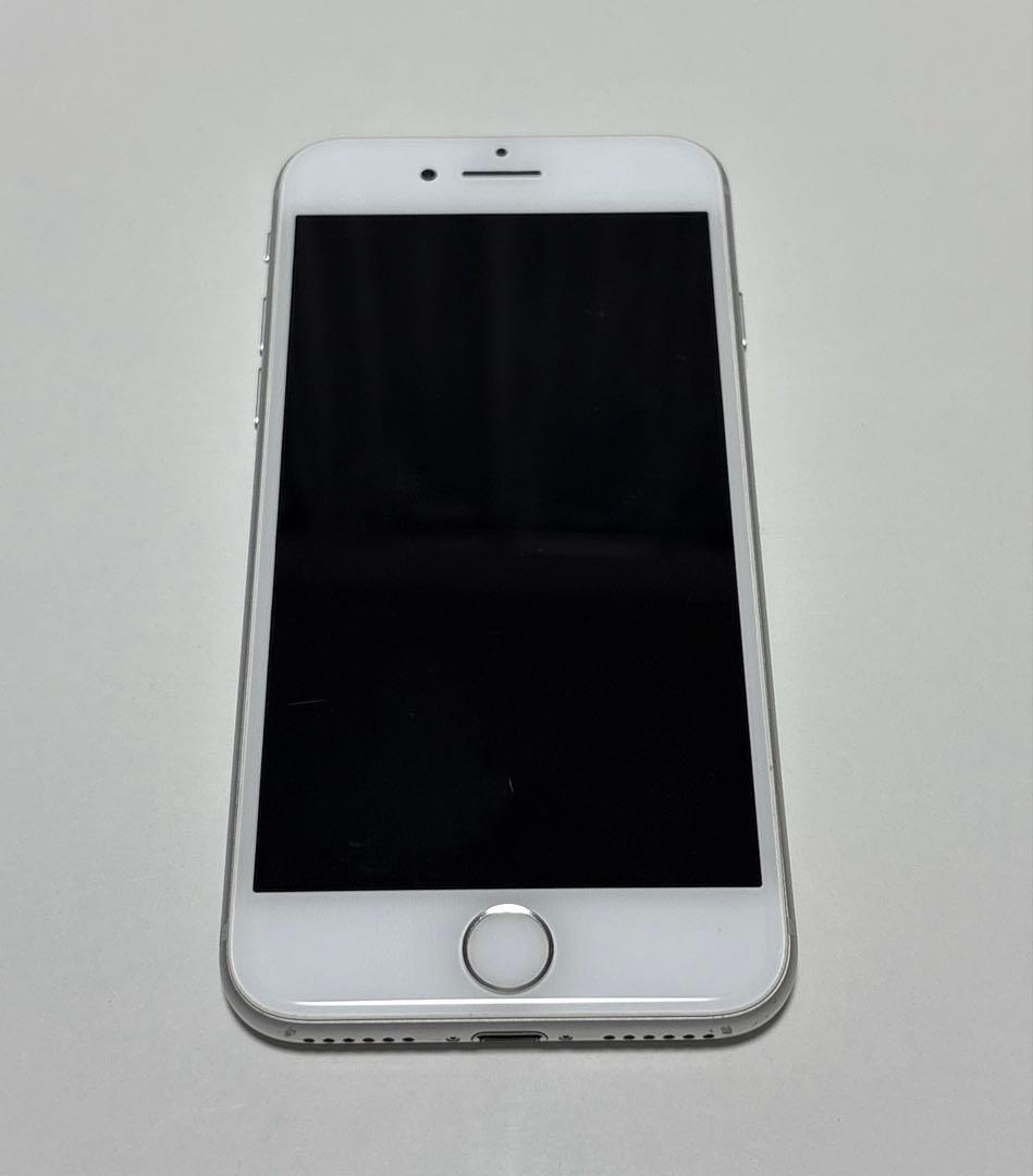 iPhone8 シルバー
