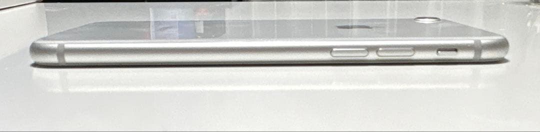 iPhone8 シルバー