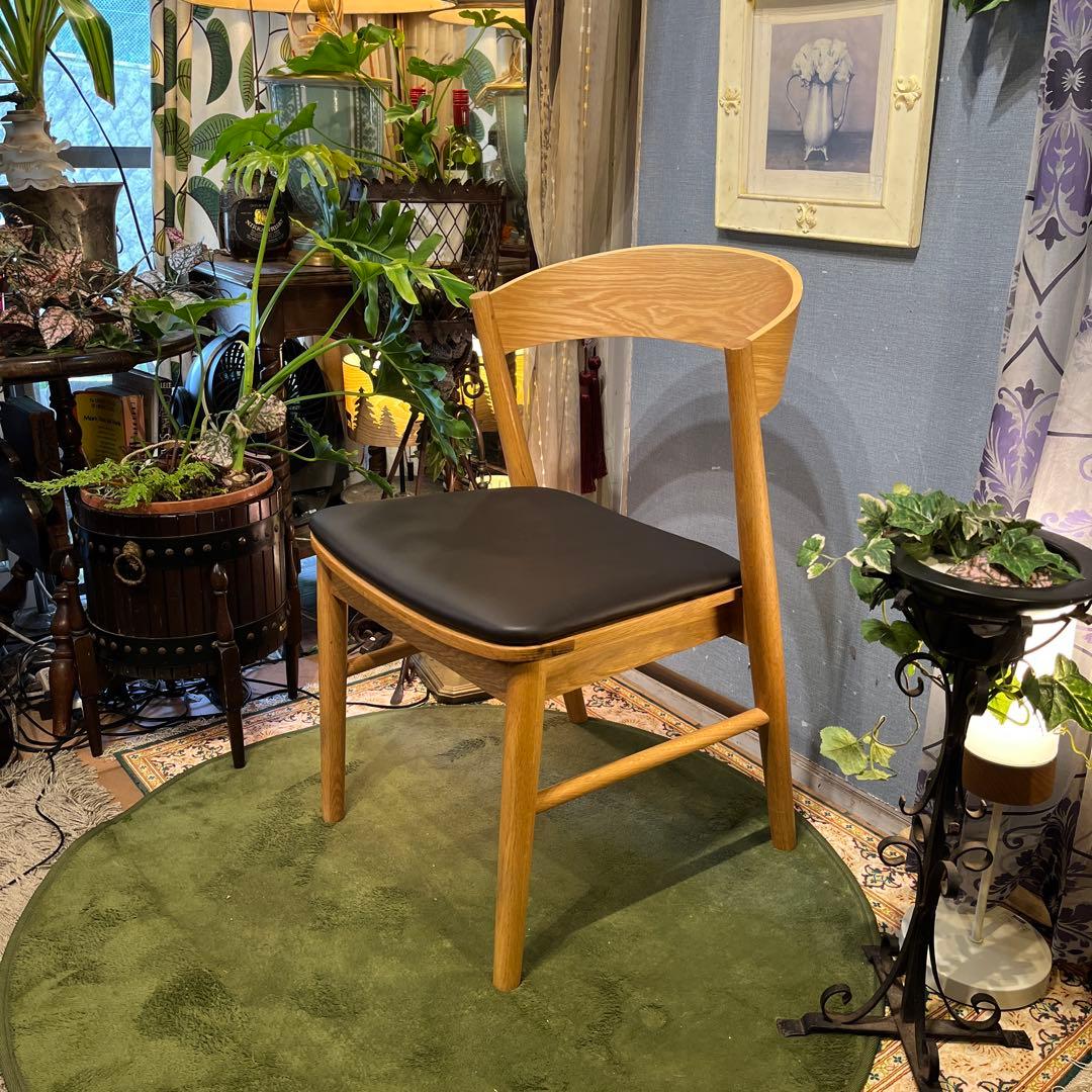 HCake:))) 　SOLK チェア カスタマイズ　座面張り込み仕上げ