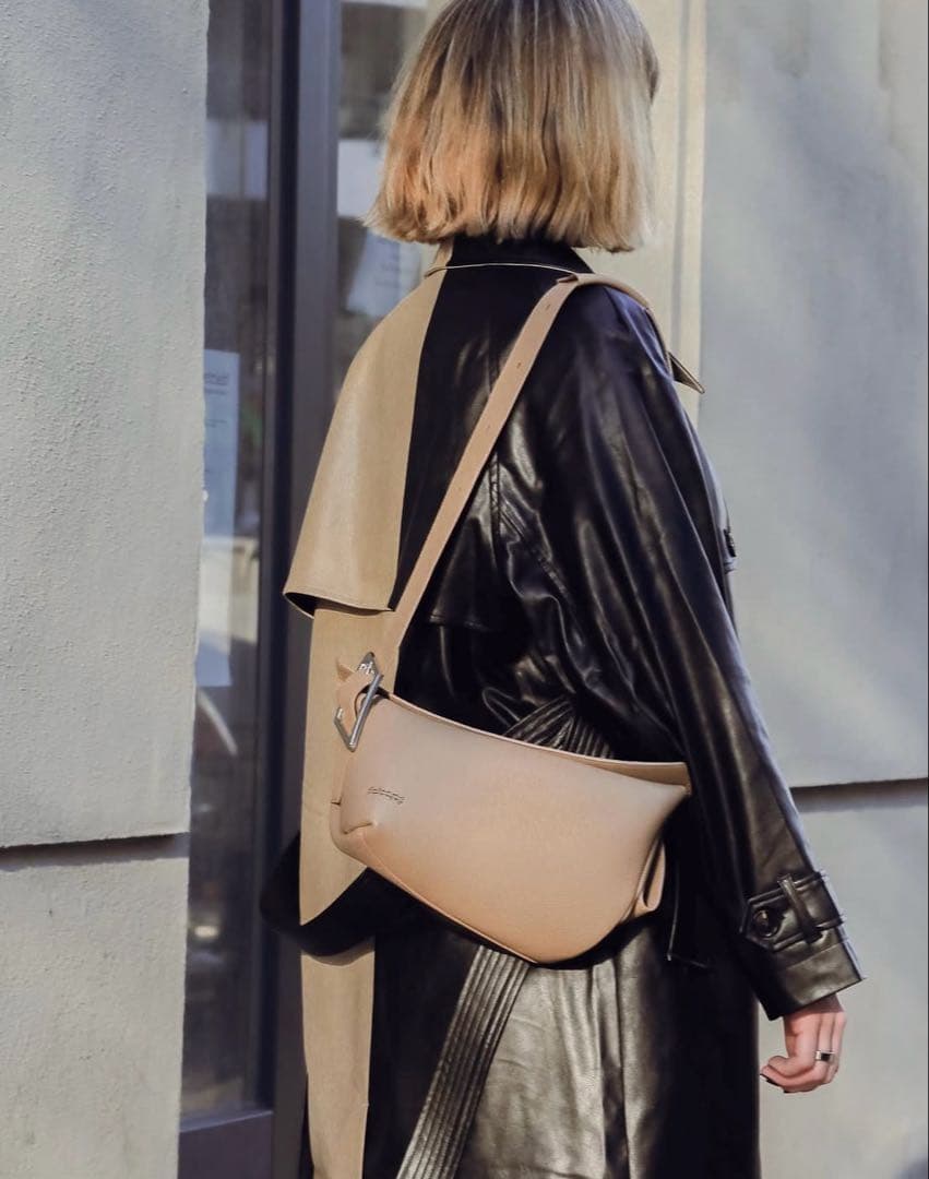 Rabeanco ラビアンコ　クロスボディバッグ　ベージュ