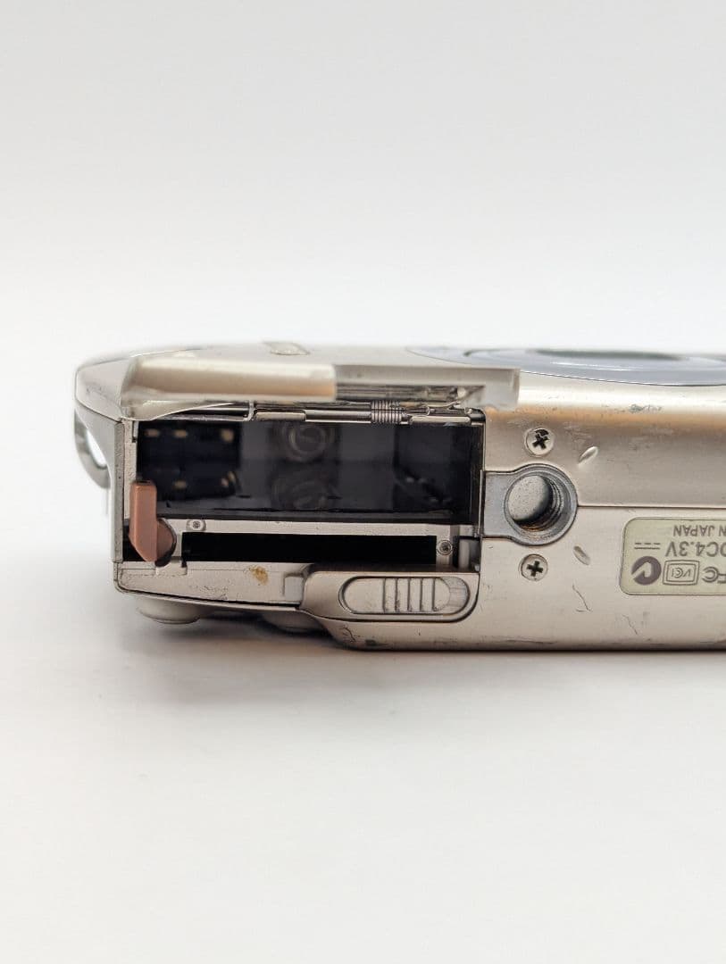 Canon IXY DIGITAL 700 ゴールド