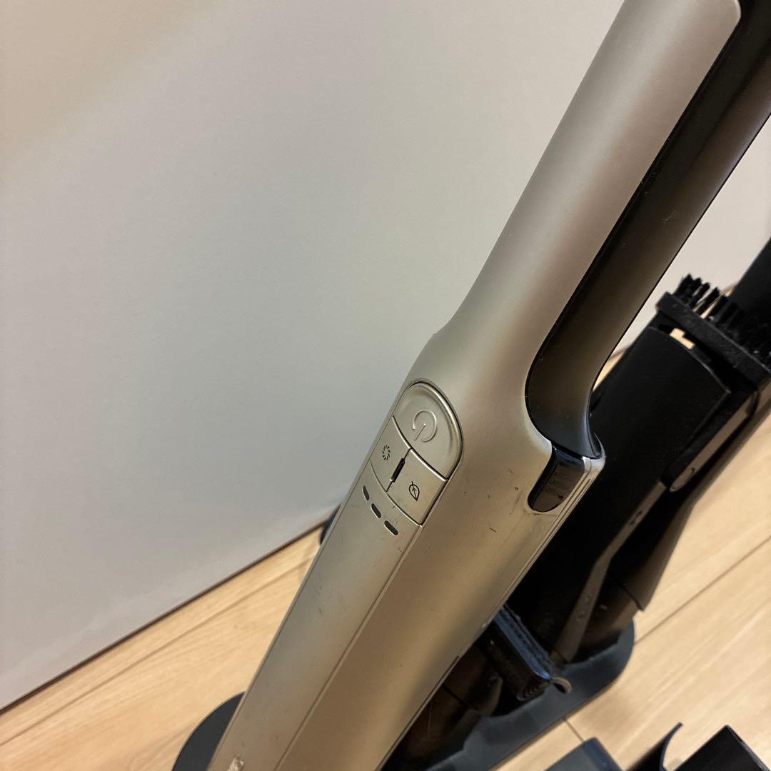 シャークEVOPOWEREXハンディクリーナー シルバー　モデルWV406JGG