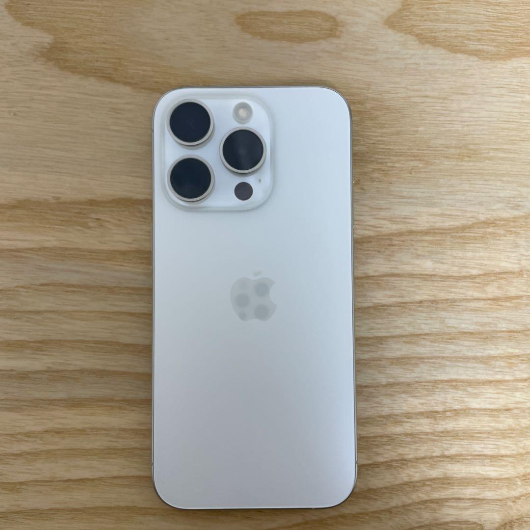 超美品Apple iPhone15Pro512GBホワイトチタニウムSIMフリー