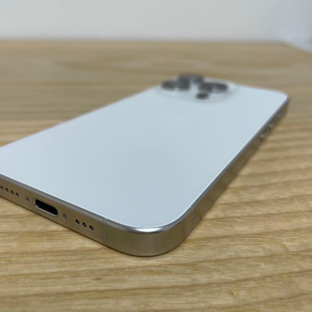 超美品Apple iPhone15Pro512GBホワイトチタニウムSIMフリー