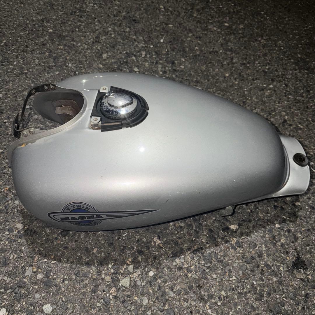 HONDA マグナ250 タンク