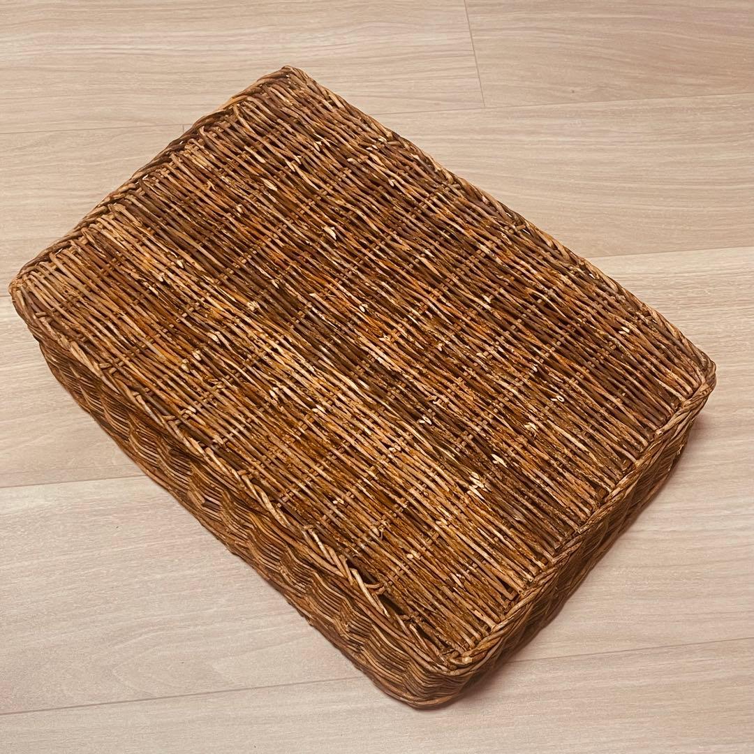 お取り置き　中古天然素材 アケビの長方形大/中バスケット二個組