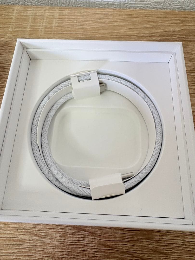 Apple AirPods Pro2 本体、おまけ付き