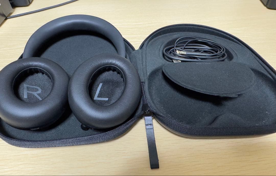 ヘッドホン Bose noise cancelling headphones 700