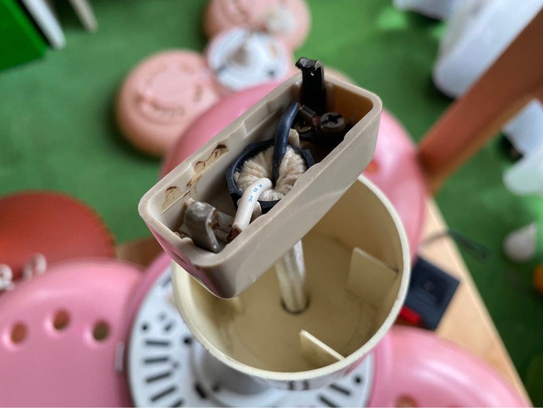 ピンク 3灯 天井照明 昭和レトロ 当時物 レトロポップ インテリア ペンダント