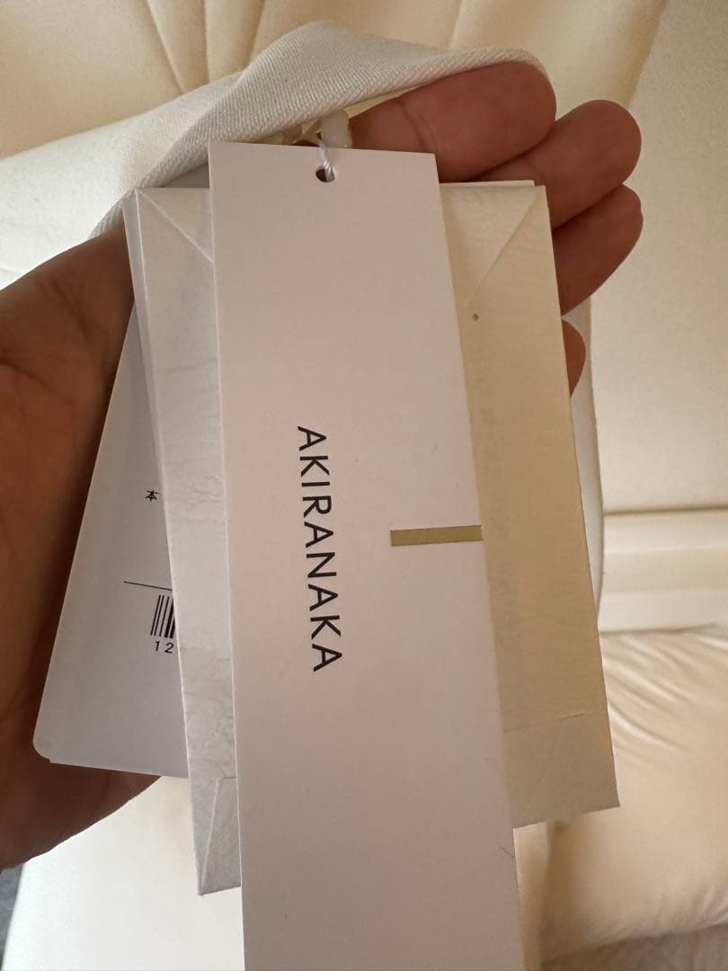 新品　AKIRANAKA ホワイト スリーブレスベスト