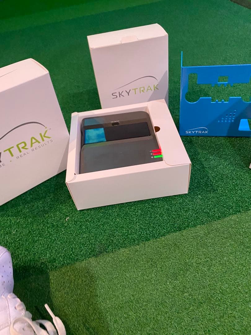 SKYTRAK ゴルフシミュレーター 青色 箱付き