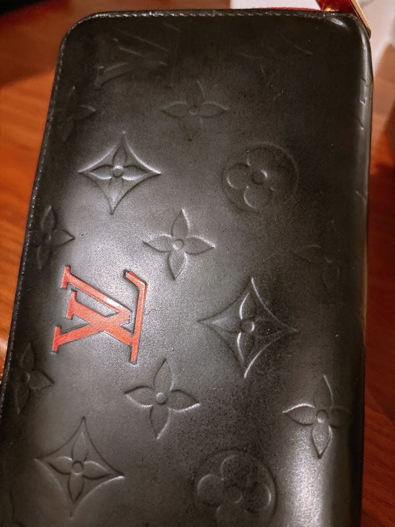 【美品】ルイヴィトン ヴェルニ ジッピーウォレット 長財布 ボルドー 赤 黒